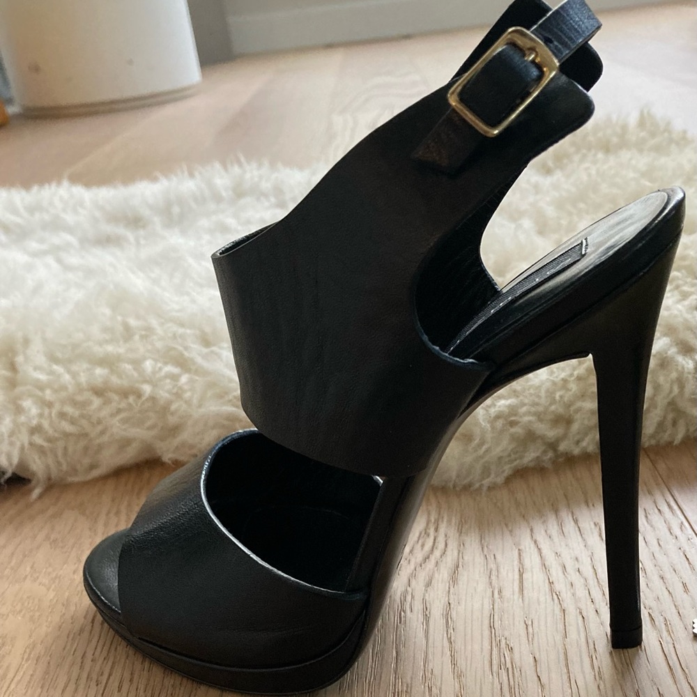 Edgy 5” Steve Madden Heels